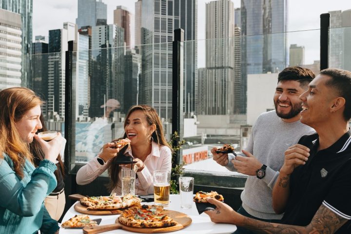 Bottomless Pizza & Drinks for 4 adults